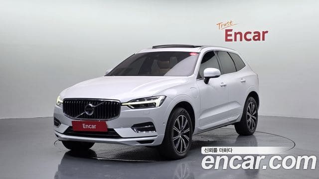 Volvo XC60 — фото 1