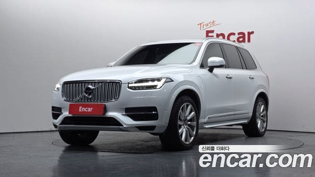 Volvo XC90 — фото 1