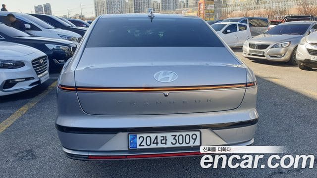 Hyundai Grandeur — фото 1