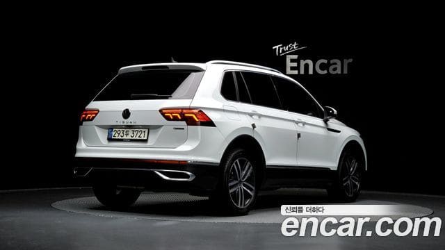 Volkswagen Tiguan — фото 1