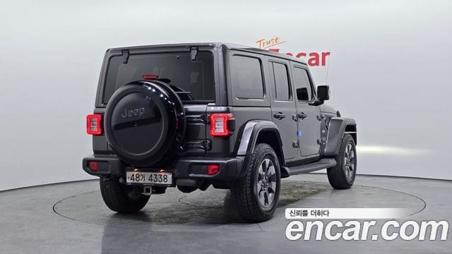 Jeep Wrangler — фото 1