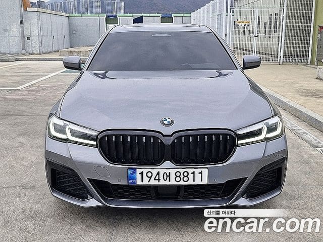 BMW 5 Series — фото 1