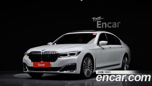 BMW 7 Series — фото 1