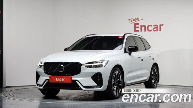 Volvo XC60 — фото 1
