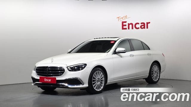 Mercedes-Benz E-Class — фото 1
