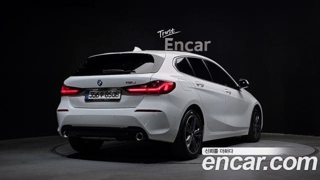 BMW 1 Series — фото 1
