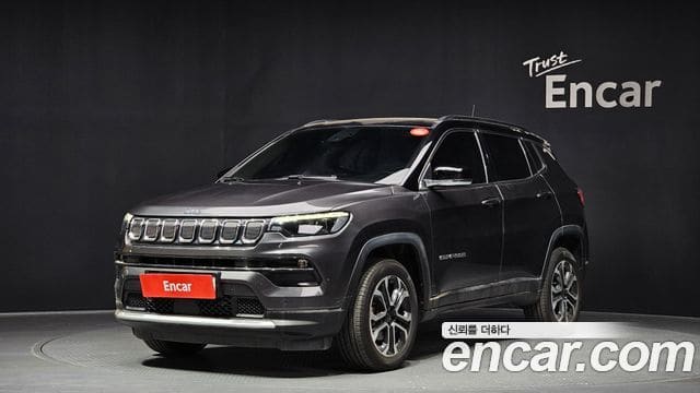 Jeep Compass — фото 1