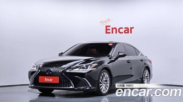 Lexus ES300h — фото 1