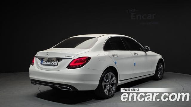 Mercedes-Benz C-Class — фото 1