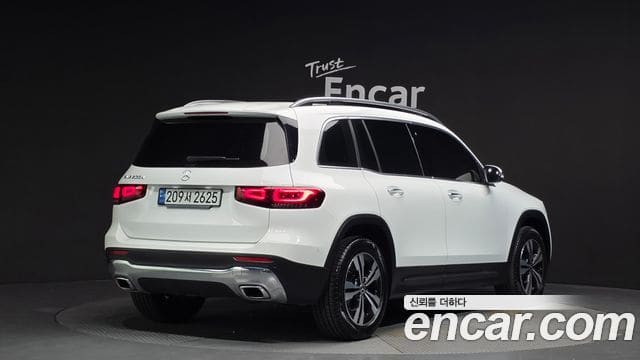 Mercedes-Benz GLB-Class — фото 1