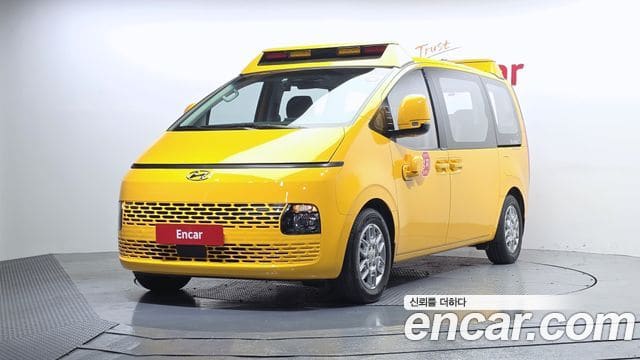 Hyundai Staria — фото 1