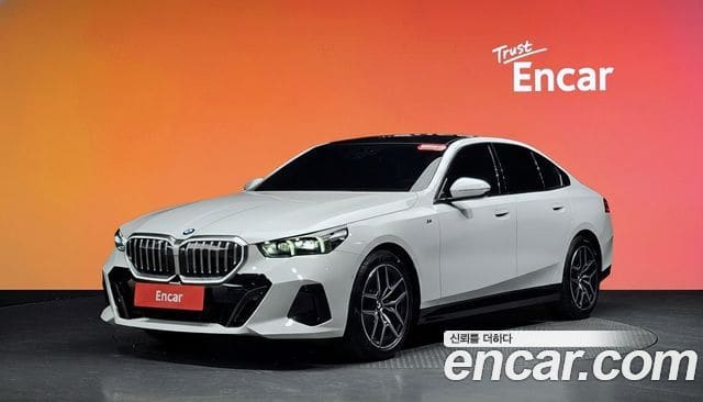 BMW 5 Series — фото 1