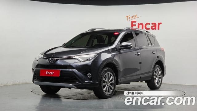 Toyota RAV4 — фото 1