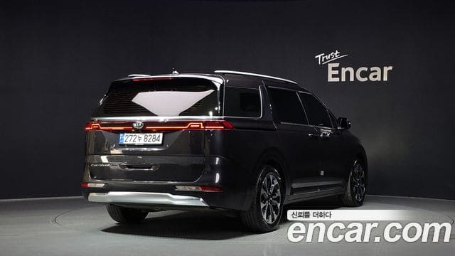 Kia Carnival — фото 1