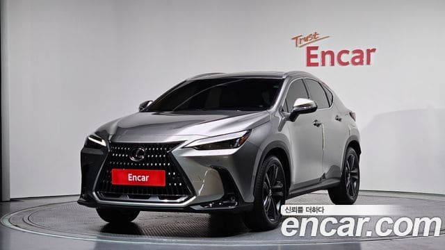 Lexus NX350h — фото 1