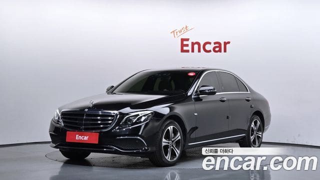 Mercedes-Benz E-Class — фото 1