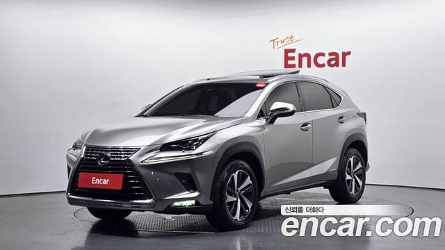 Lexus NX300h — фото 1