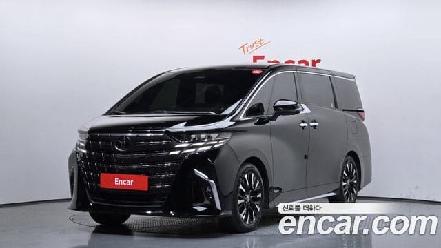 Toyota Alphard — фото 1