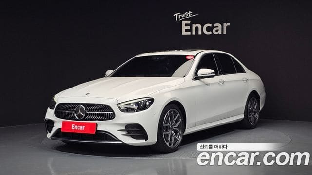 Mercedes-Benz E-Class — фото 1