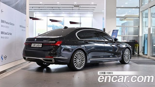BMW 7 Series — фото 1