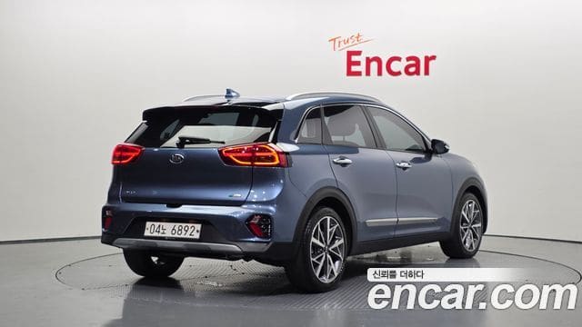 Kia Niro — фото 1