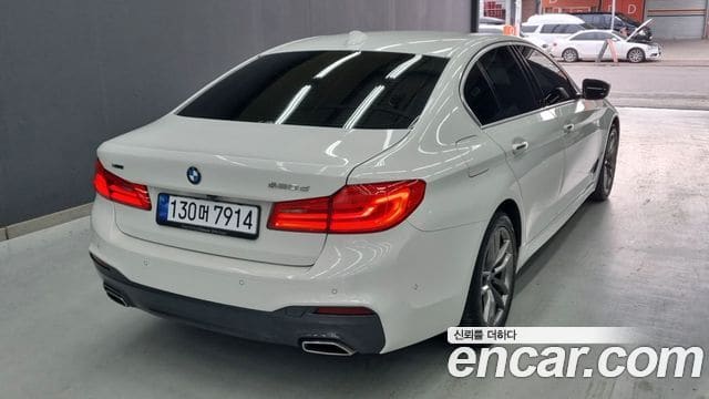 BMW 5 Series — фото 1