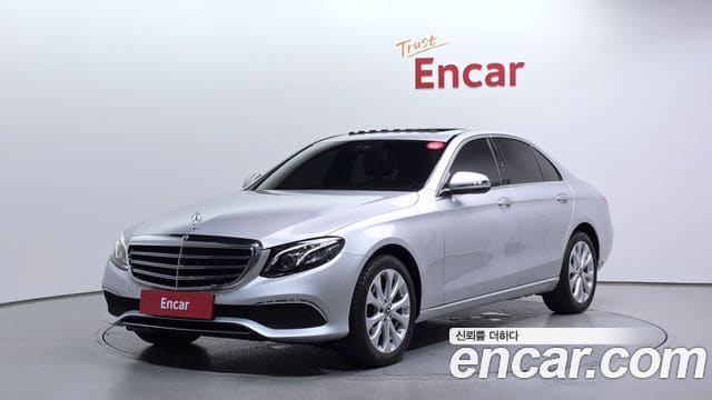 Mercedes-Benz E-Class — фото 1