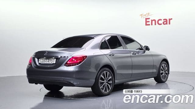 Mercedes-Benz C-Class — фото 1