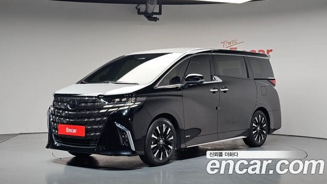Toyota Alphard — фото 1