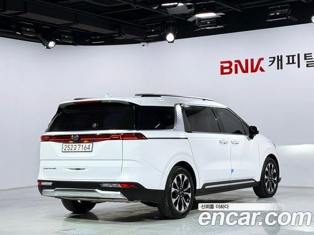 Kia Carnival — фото 1