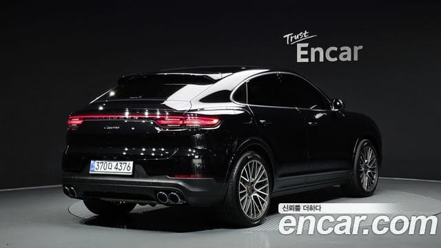 Porsche Cayenne — фото 1