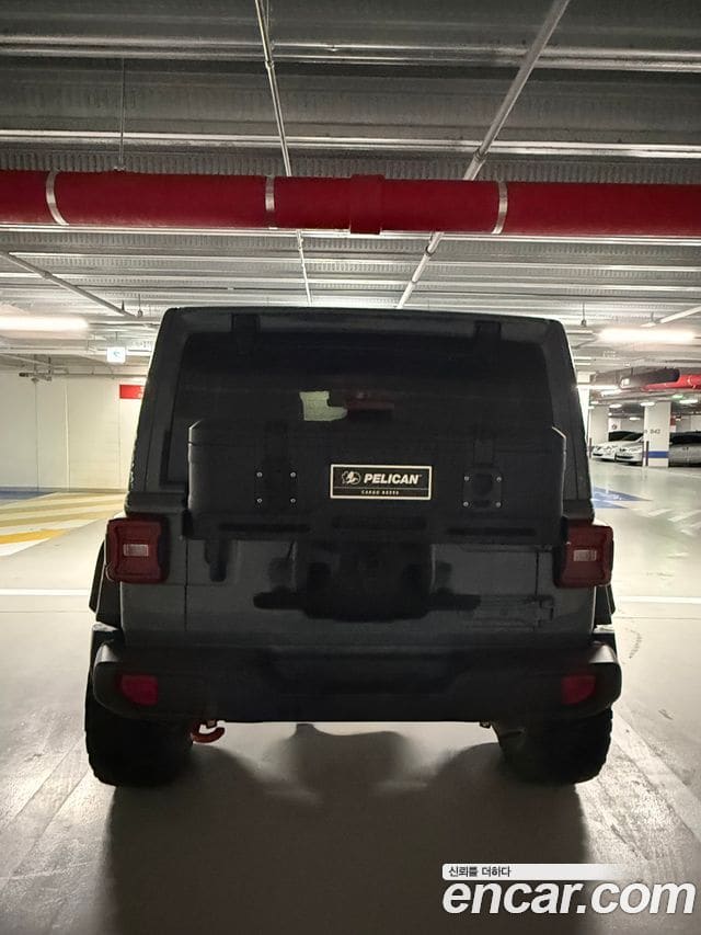Jeep Wrangler — фото 1