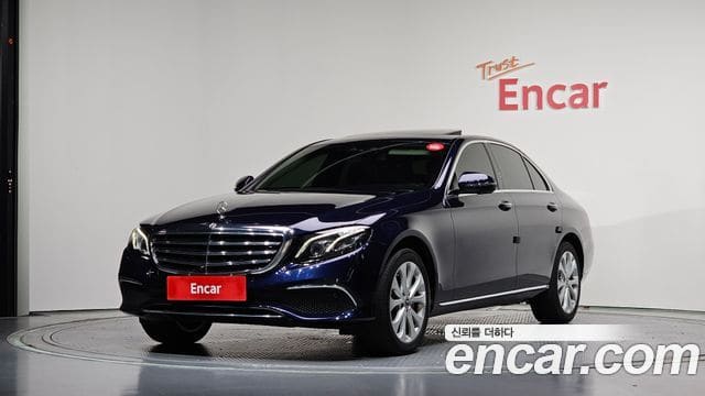 Mercedes-Benz E-Class — фото 1