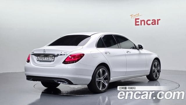 Mercedes-Benz C-Class — фото 1