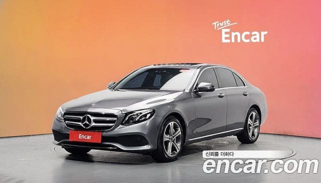Mercedes-Benz E-Class — фото 1