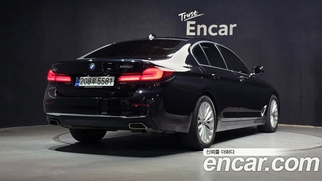 BMW 5 Series — фото 1