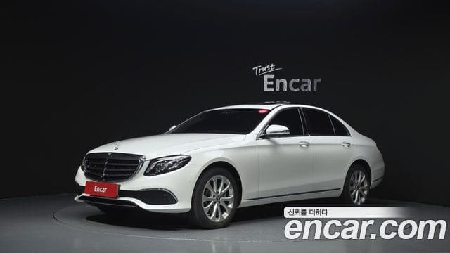 Mercedes-Benz E-Class — фото 1
