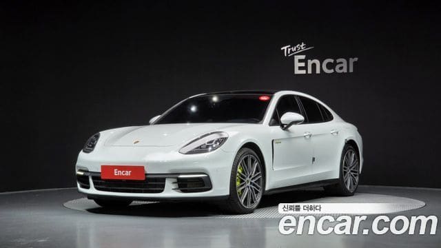 Porsche Panamera — фото 1