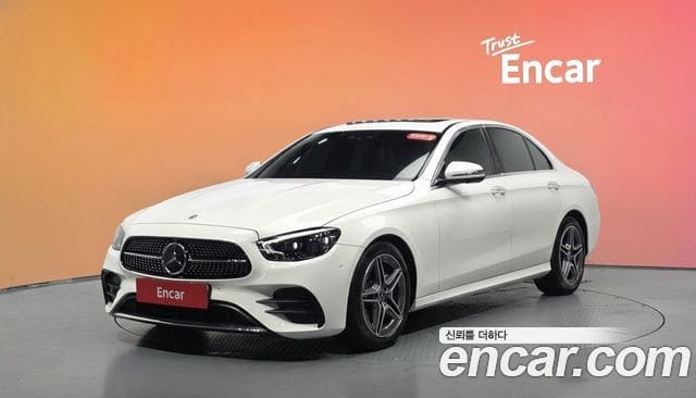 Mercedes-Benz E-Class — фото 1