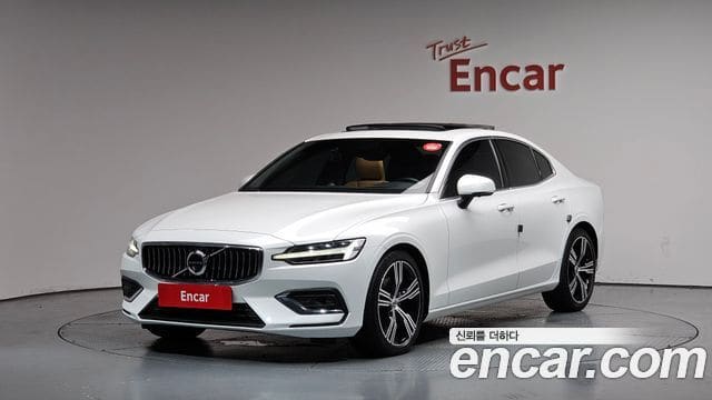 Volvo S60 — фото 1