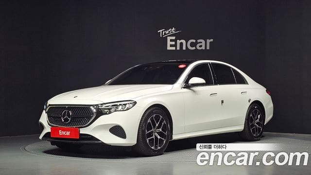Mercedes-Benz E-Class — фото 1