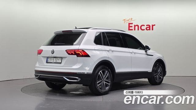 Volkswagen Tiguan — фото 1