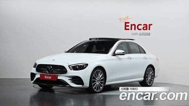 Mercedes-Benz E-Class — фото 1