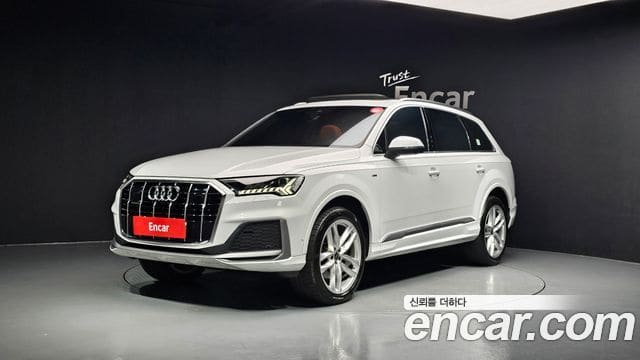 Audi Q7 — фото 1