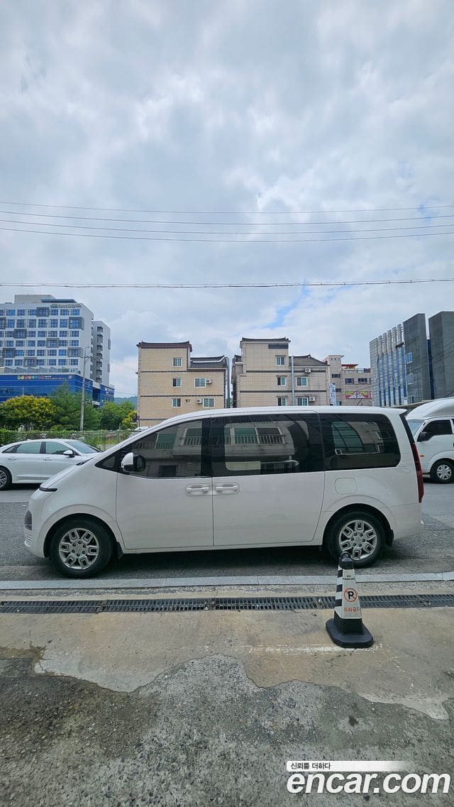 Hyundai Staria — фото 1