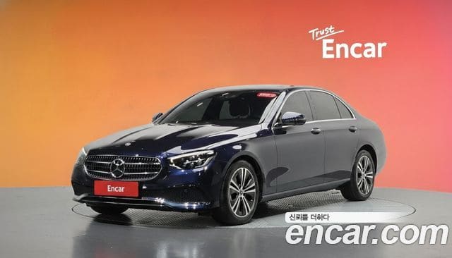 Mercedes-Benz E-Class — фото 1
