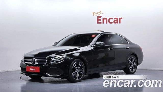 Mercedes-Benz E-Class — фото 1