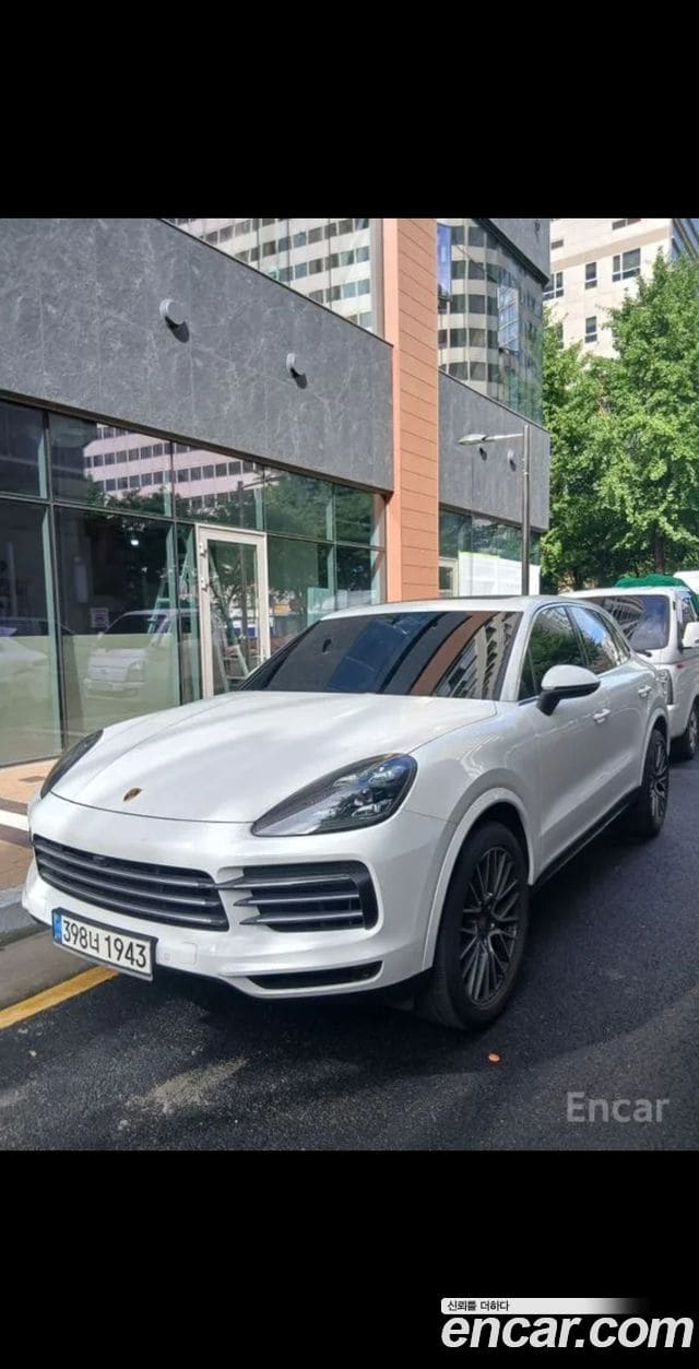 Porsche Cayenne — фото 1