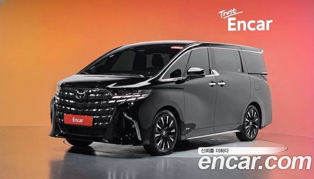 Toyota Alphard — фото 1