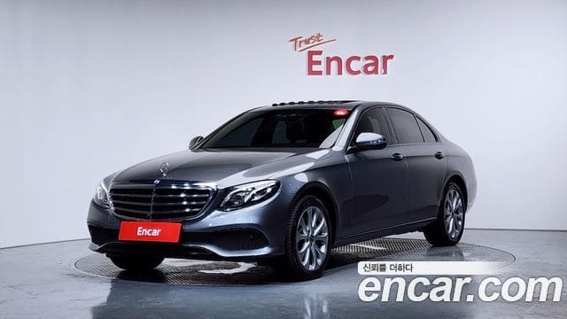 Mercedes-Benz E-Class — фото 1